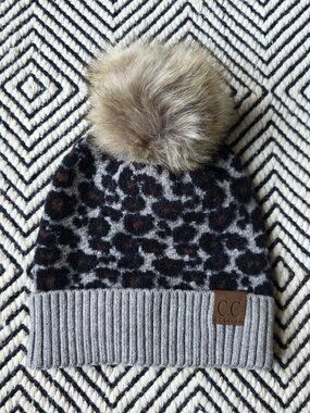 NWOT C.C Soft Gray Leopard Print Acrylic Faux Fur Pom Beanie